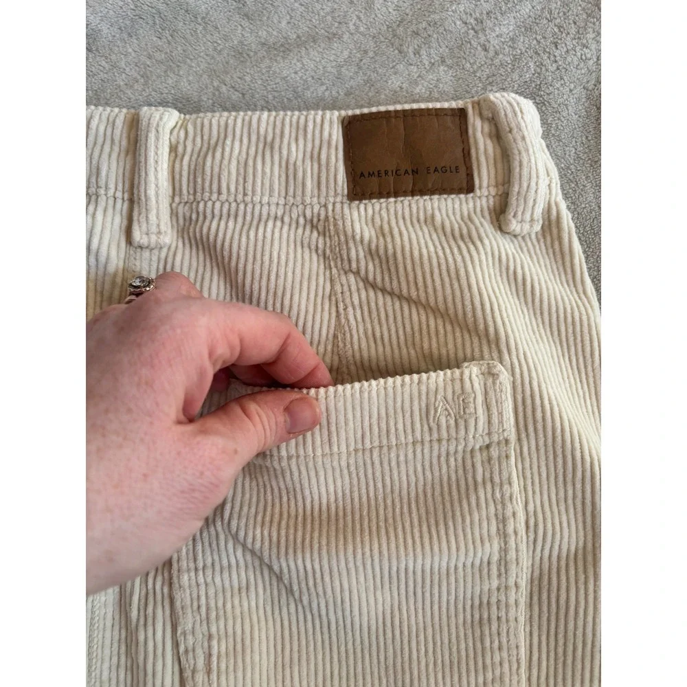 American Eagle Cream Corduroy Mini Skirt Front Zip Stretch Womens Sz‎ 2